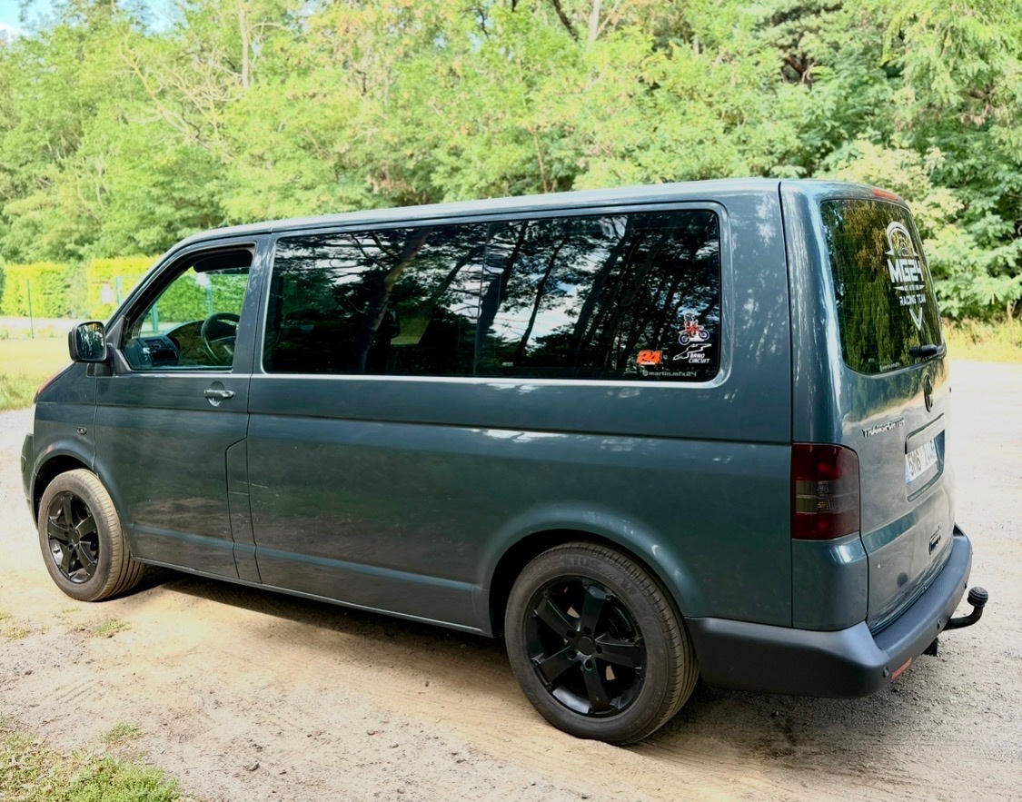 VW TRANSPORTER T5 2.5Tdi 96kw 5míst - 2
