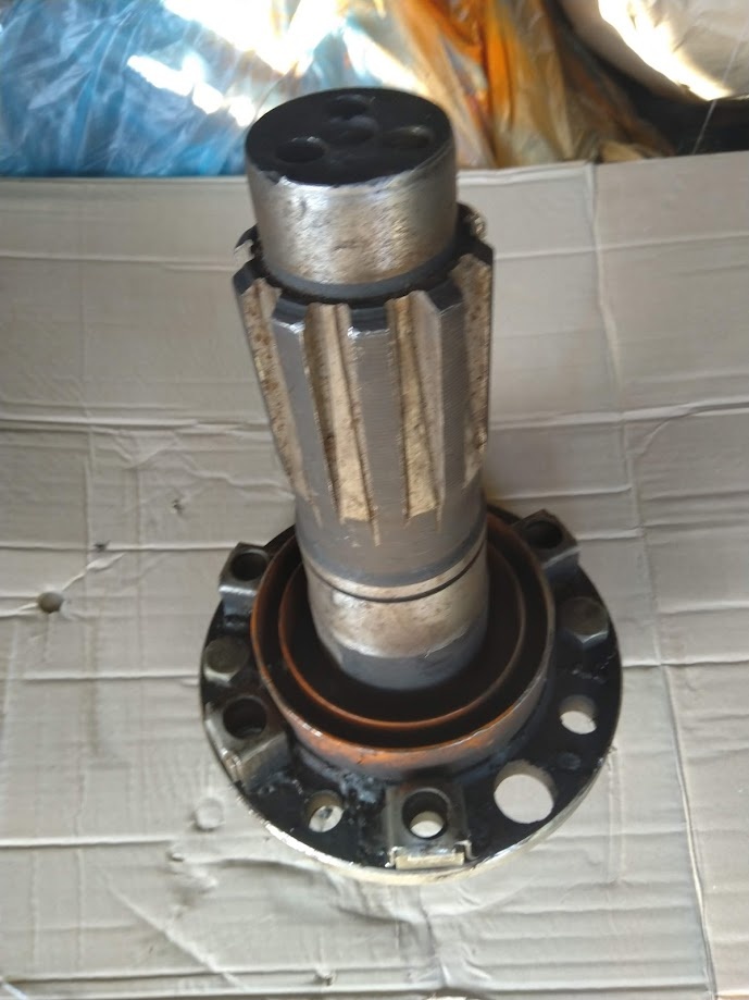 Hnací hriadeľ DT-75 - 2