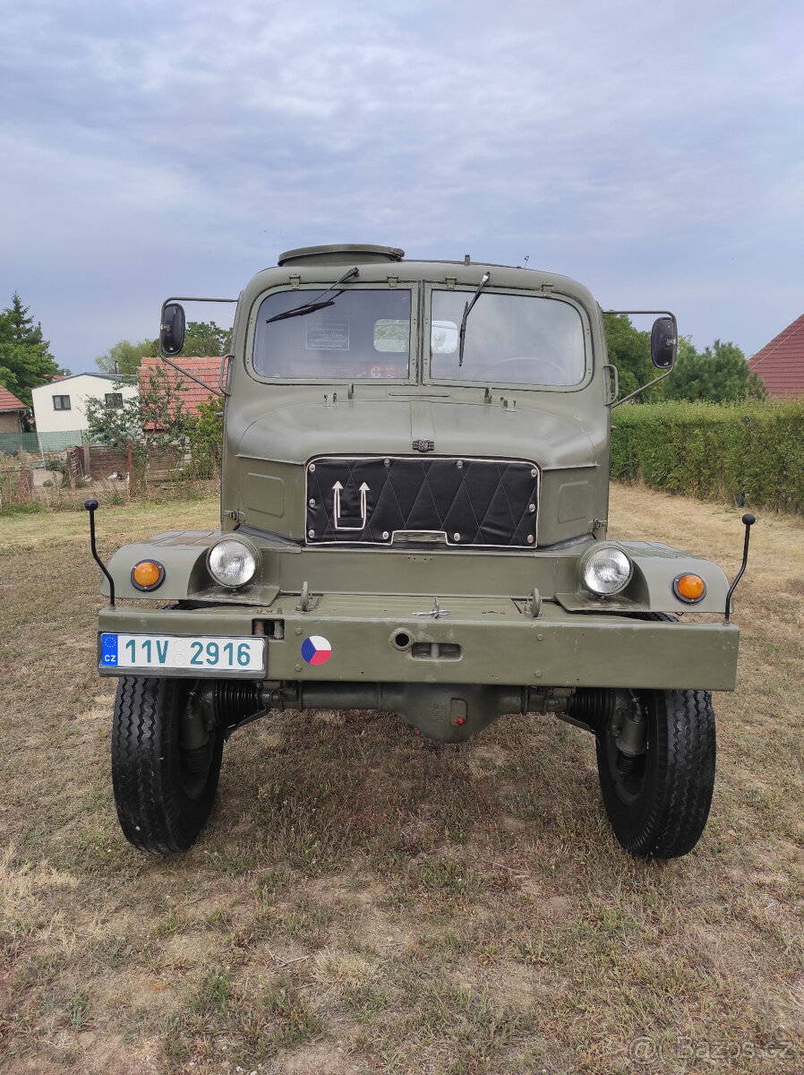 Praga V3S valník s navijákem - 2