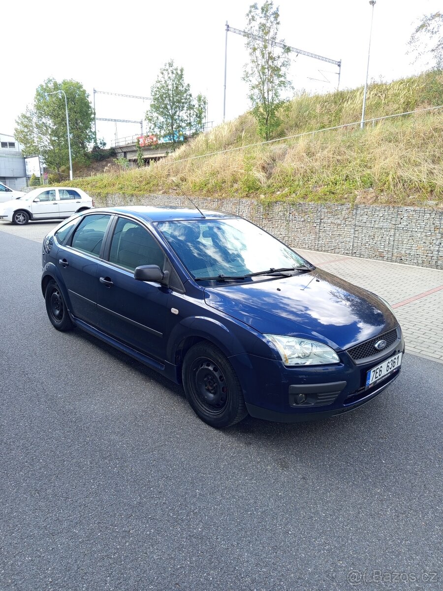 Ford Focus 1.6i - 2
