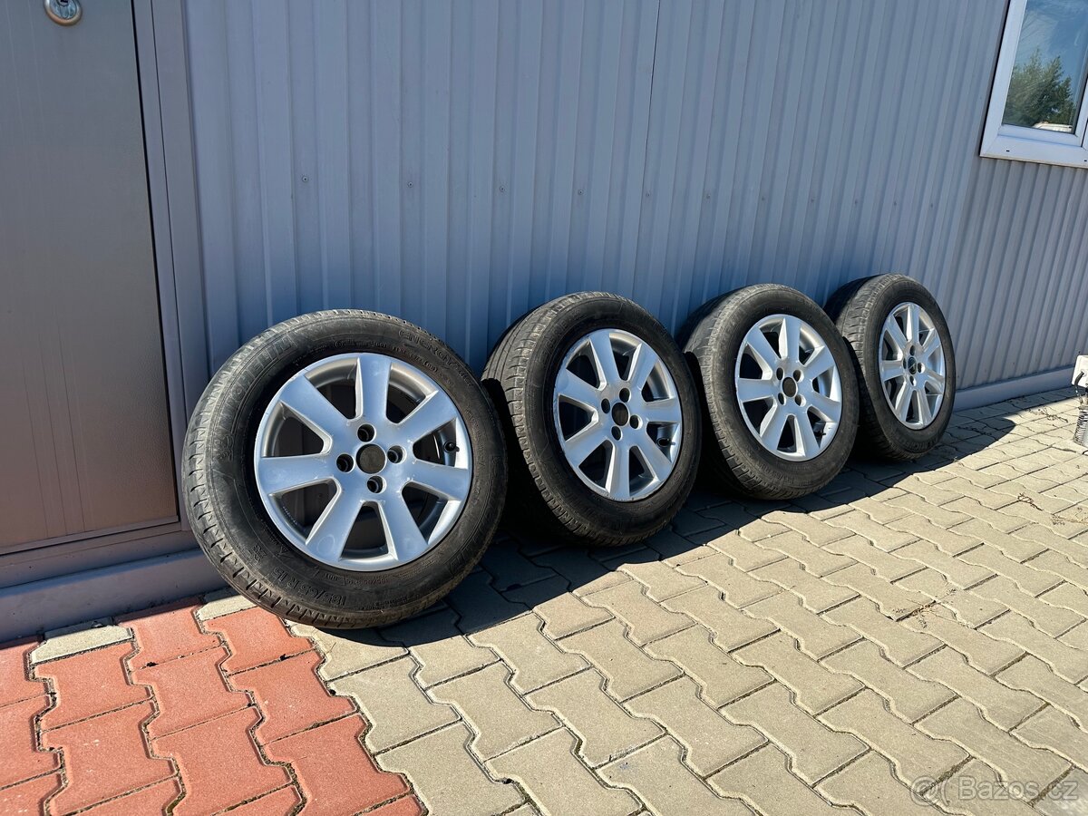 Prodám Alu disky 4x100 s Pneu Michelin 185/65R15 - 2