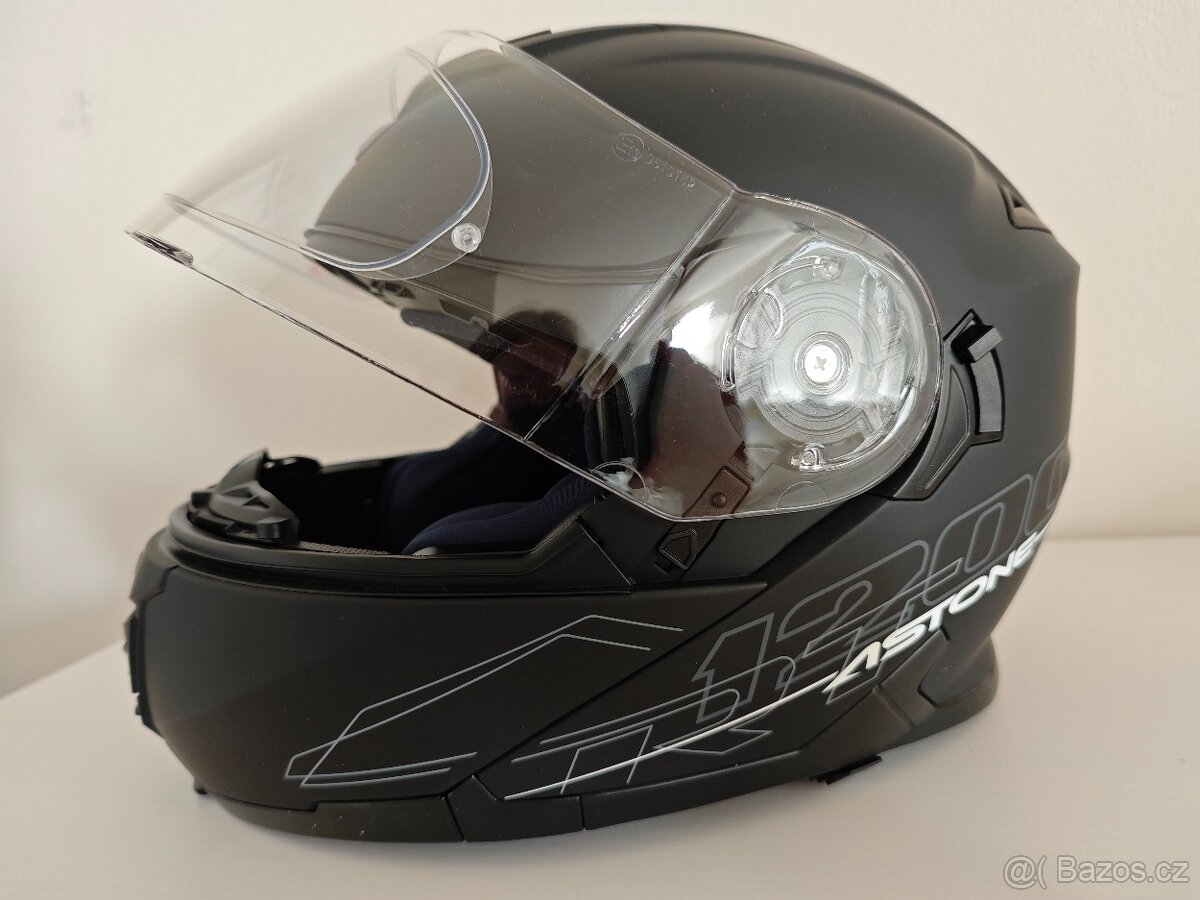 Přilba na motorku - 2