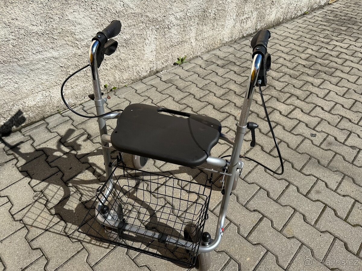 Chodítko pro seniory, důchodce a invalidy - 2