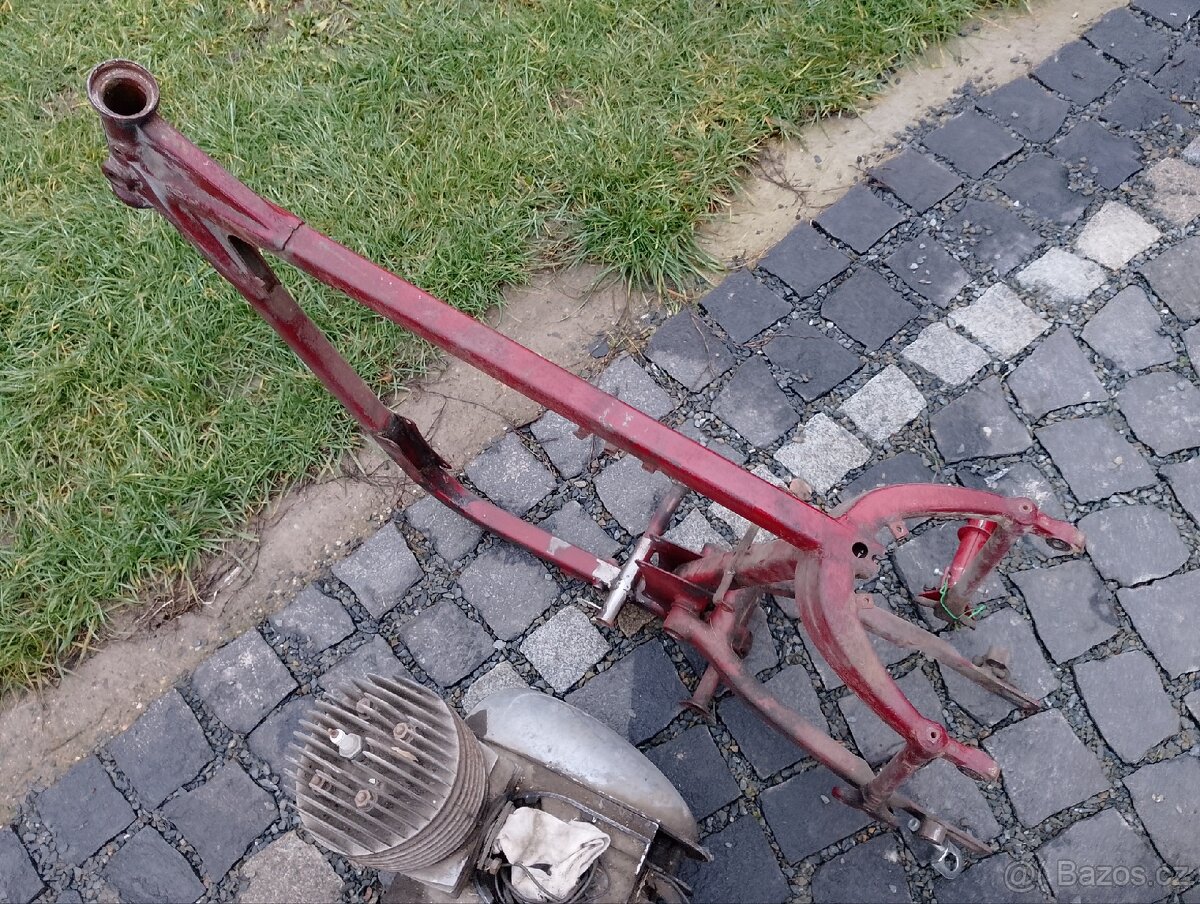 ČZ 175 rám s motorem - 2