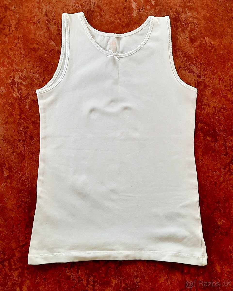 Dívčí tílka, vel. 134/140 - 2