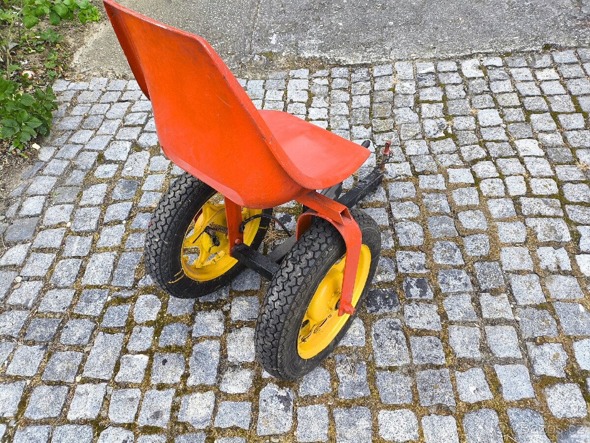 Přídavný vozík ke kultivátoru apod... - 2