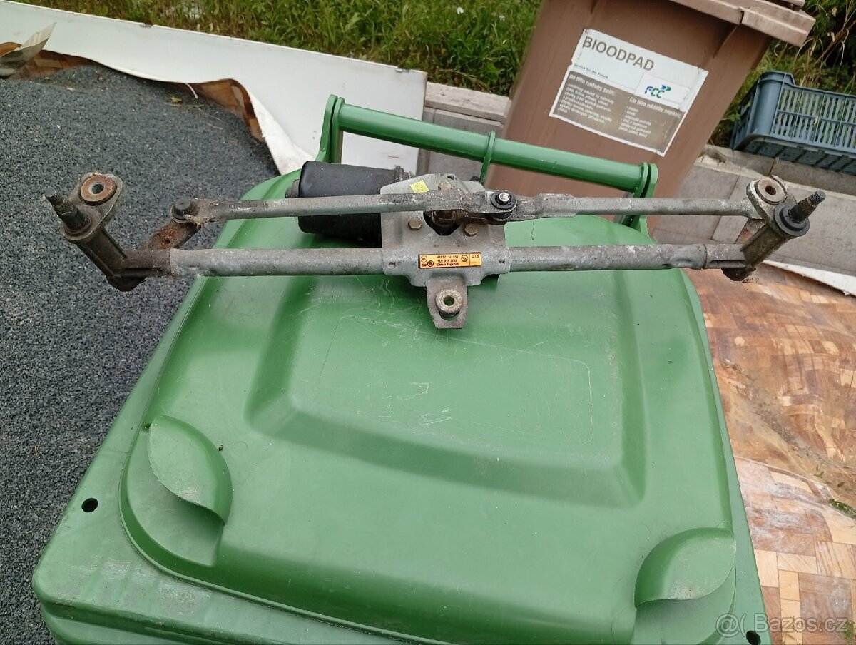 Mechanizmus stěračů Octavia golf - 2