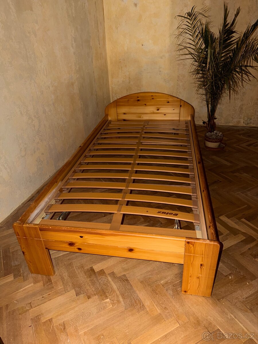 DŘEVĚNÁ POSTEL BOROVICE S ROŠTEM - 2