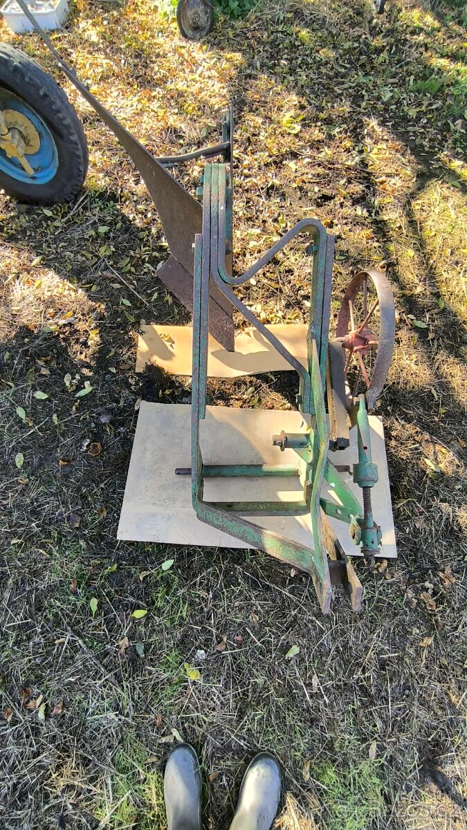 Traktor Zetor 3011 + pluh zdarma - 2