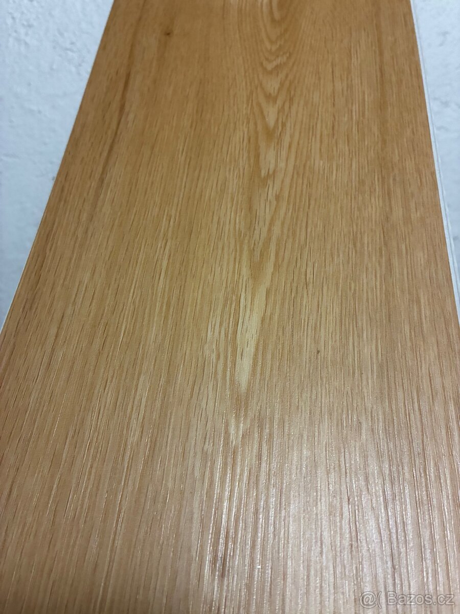 Rok použitá Vinylová podlaha. - 2