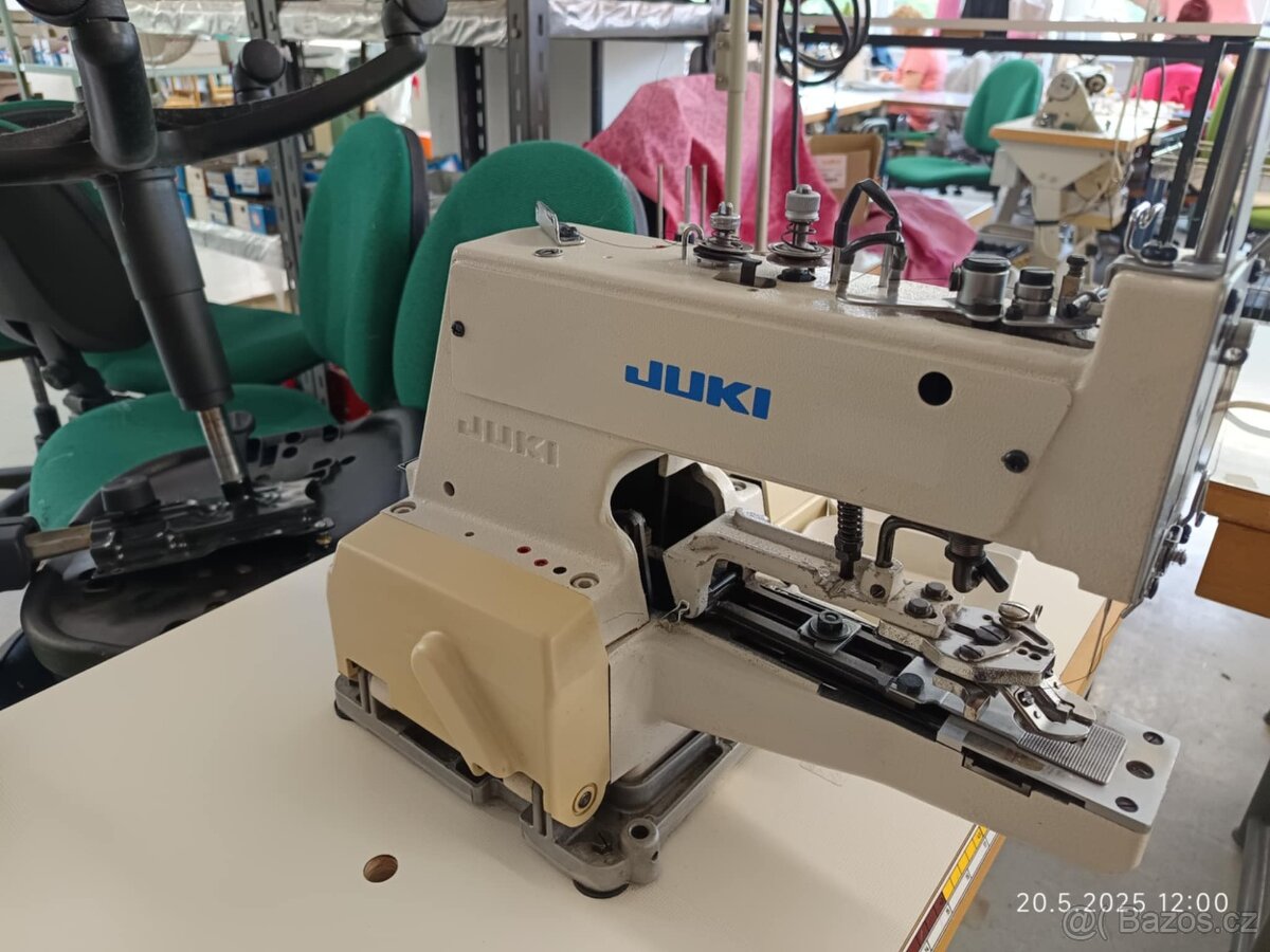 Průmyslová knoflíkovačka - 2