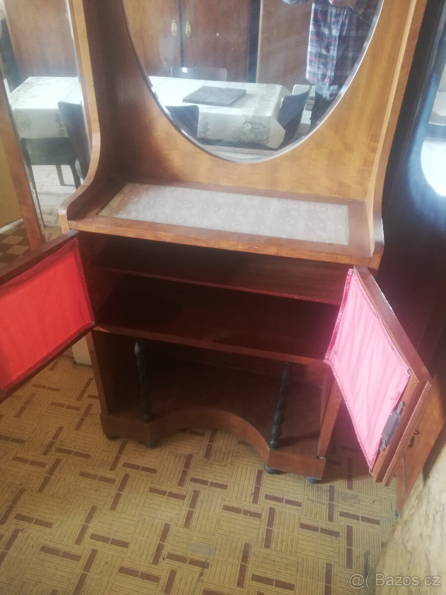 nábytek z pozůstalosti - 2