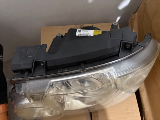 Range Rover L322 facelift 2006-2009 levý přední světlomet - 2