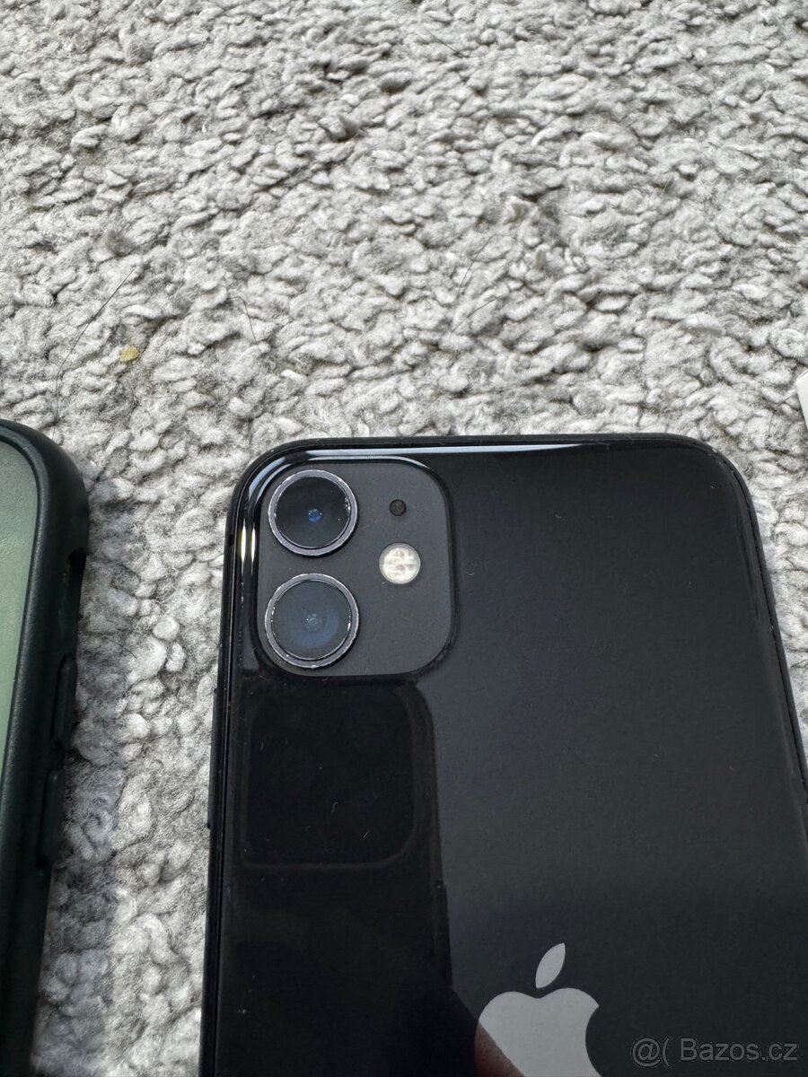 IPhone 11 + příslušenství - 2