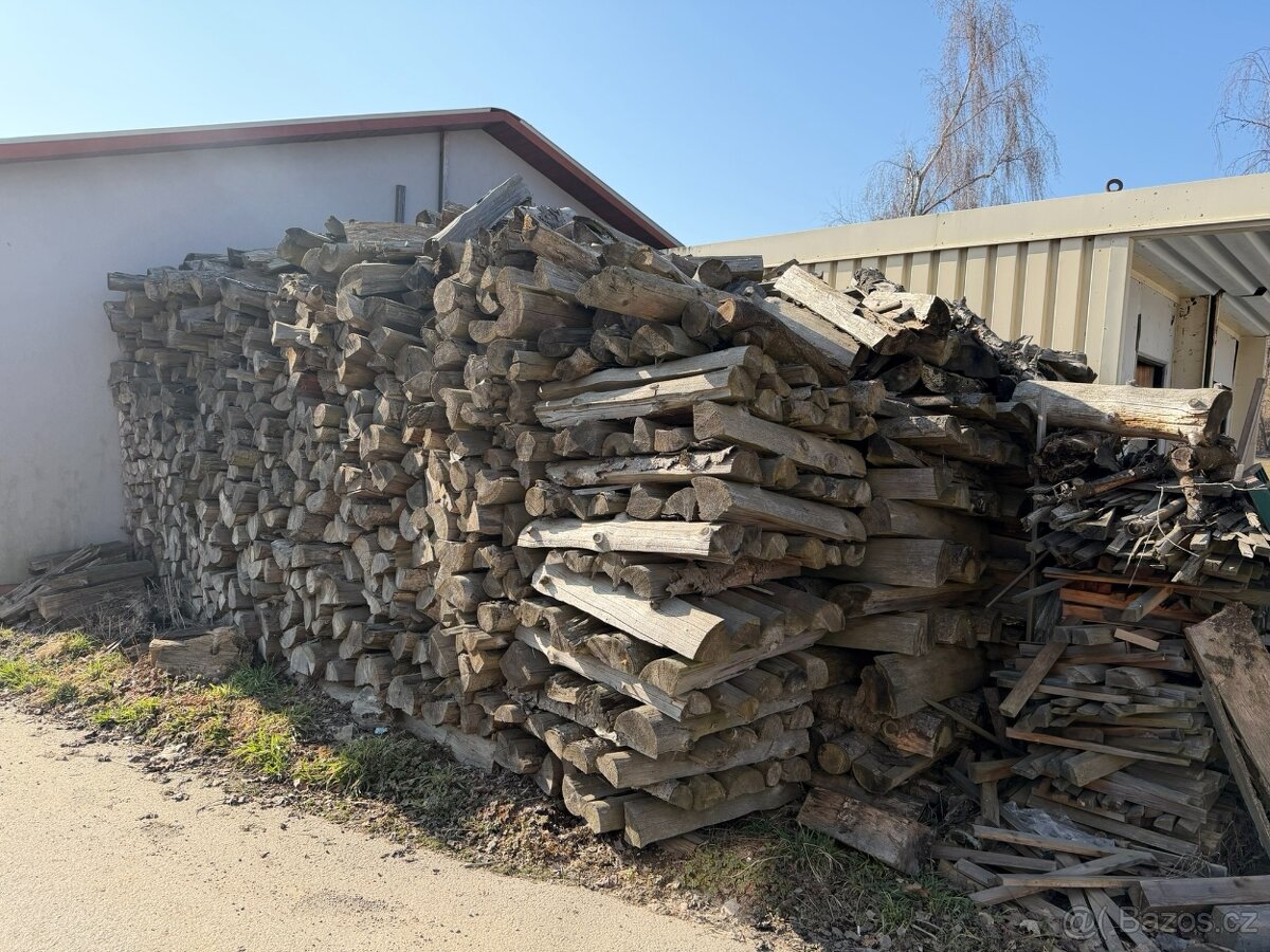 Šťípané smrkové dřevo - 2