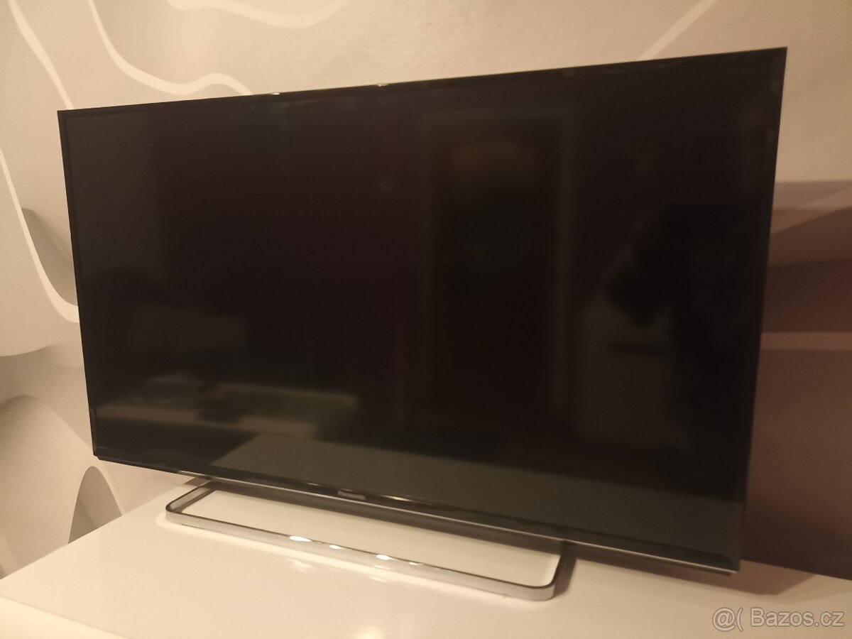 Panasonic TX-40FS503E – 40" Smart TV - 2