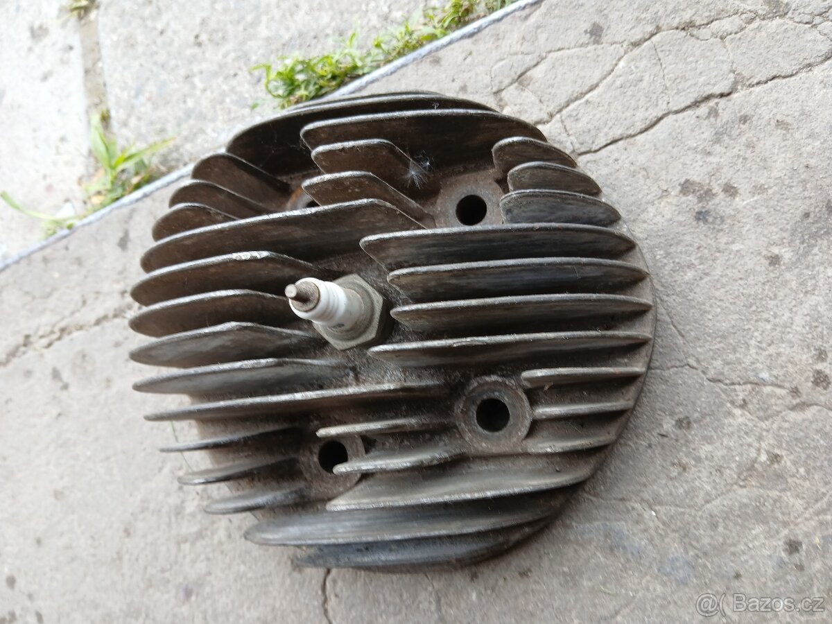 HLAVA 250 KYVAČKA - 2