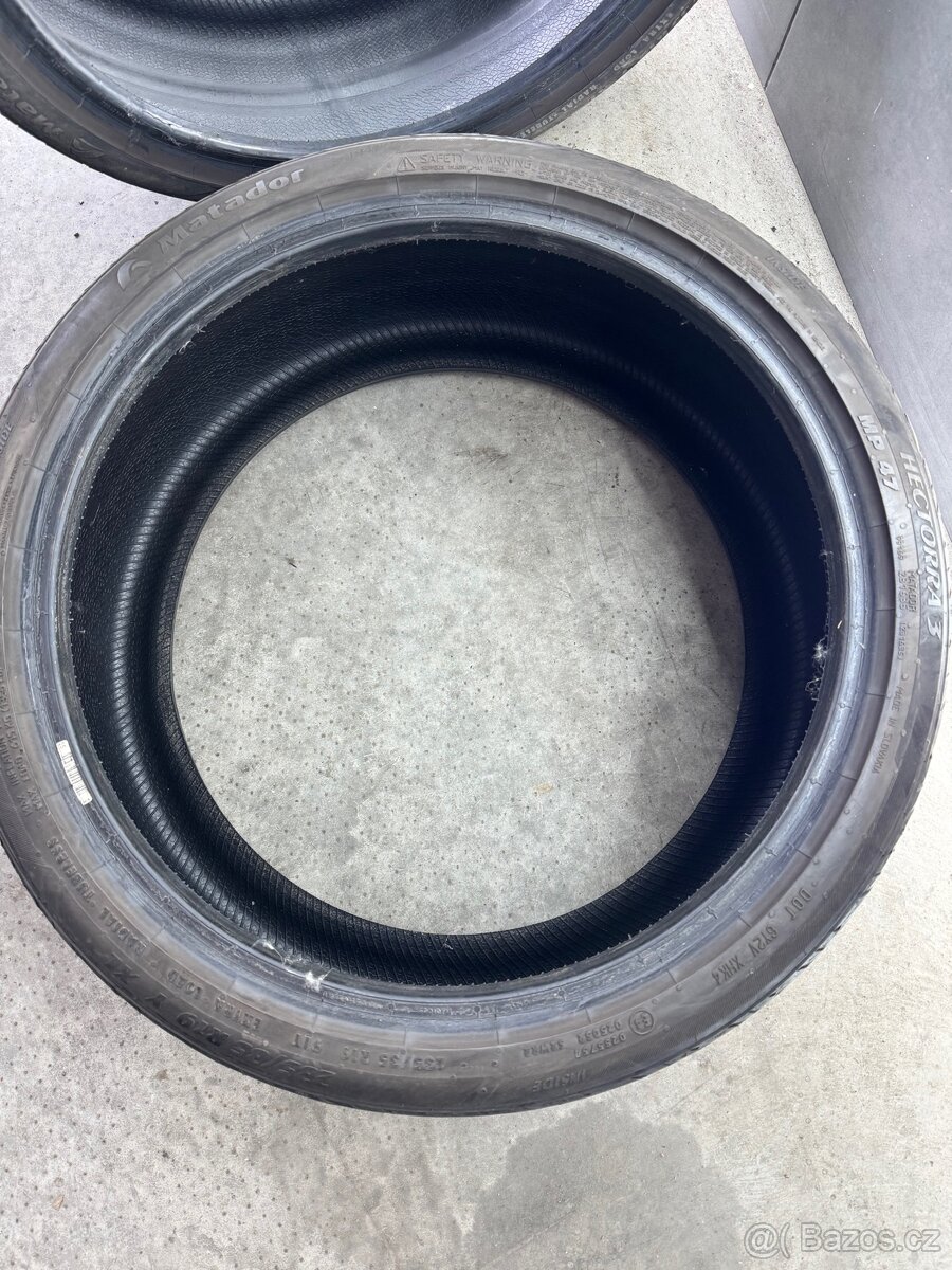 LETNÍ PNEU 235/35/19 - 2