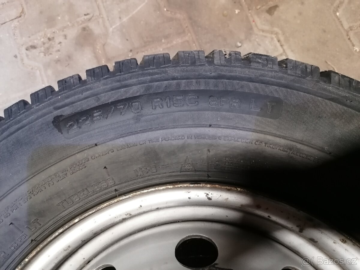 Kola Iveco 225/70 R15C - 2