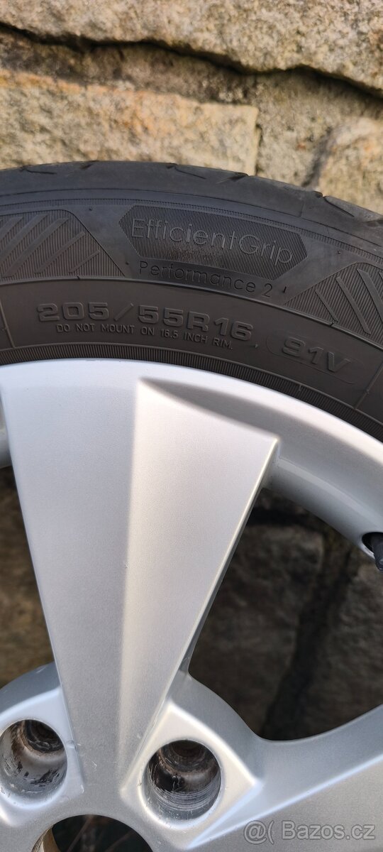 Kola Škoda originál R16 - 2