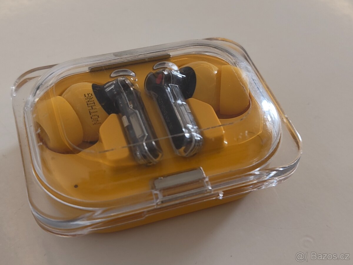 Nothing Ear (a) v žluté barvě - 2