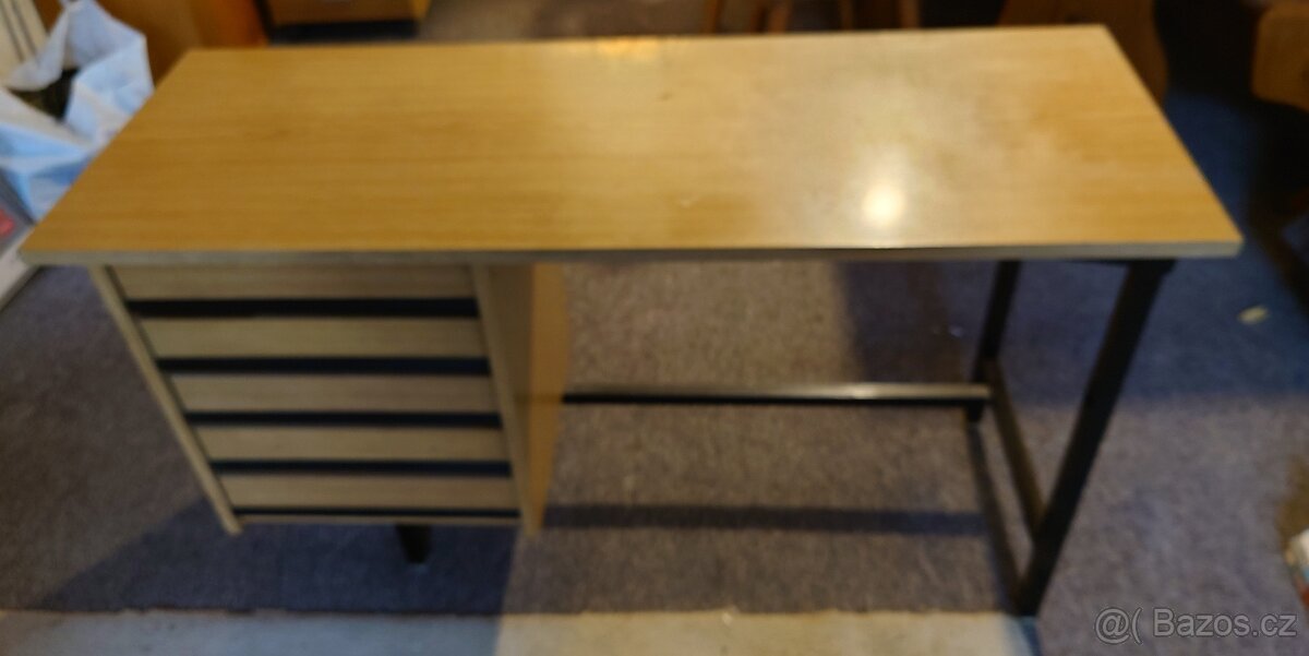 Počítačový stolek, dětský stůl na učení - 2