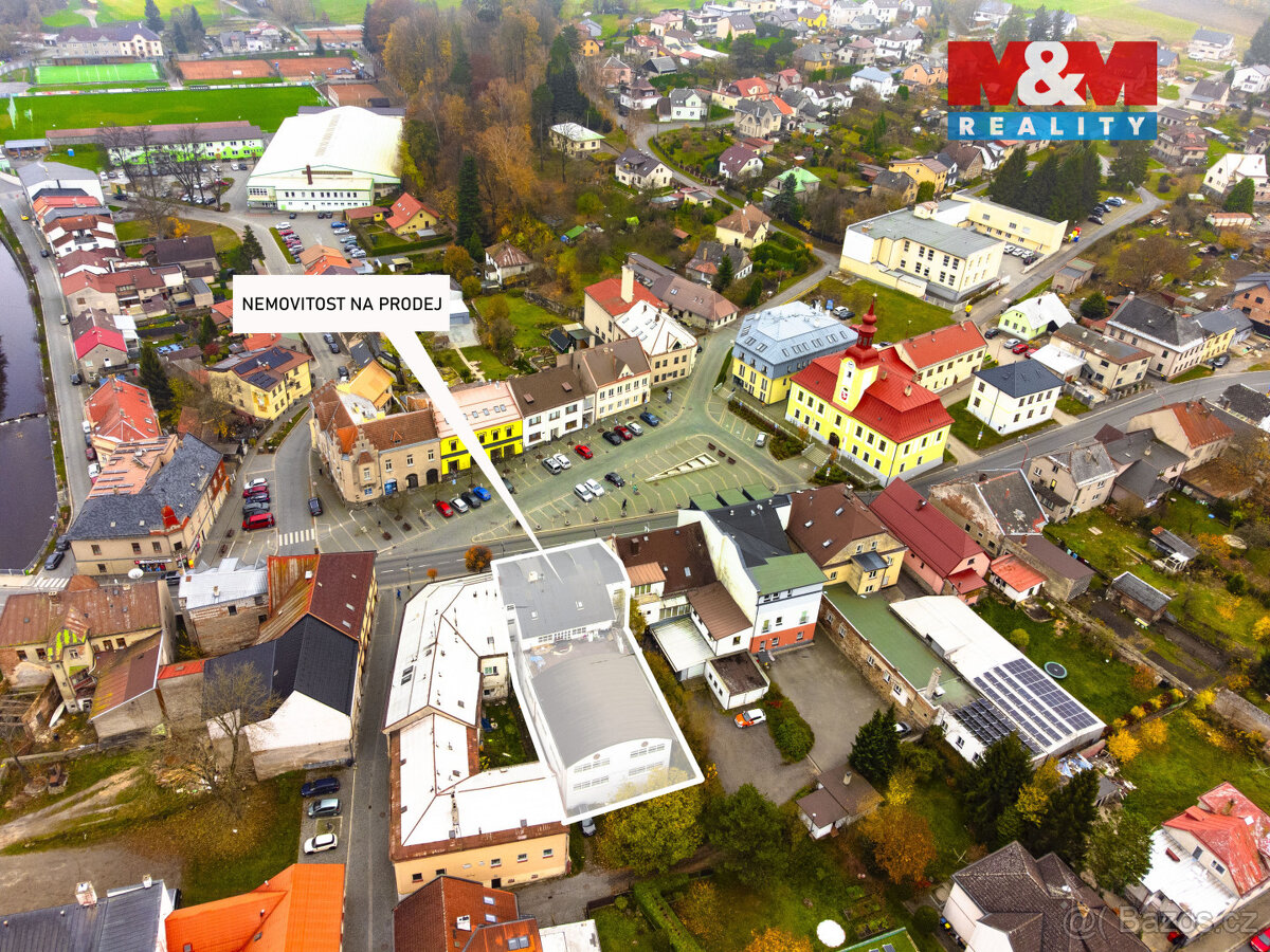 Prodej bytového domu s 10 byty a komercí, Hlinsko - 2