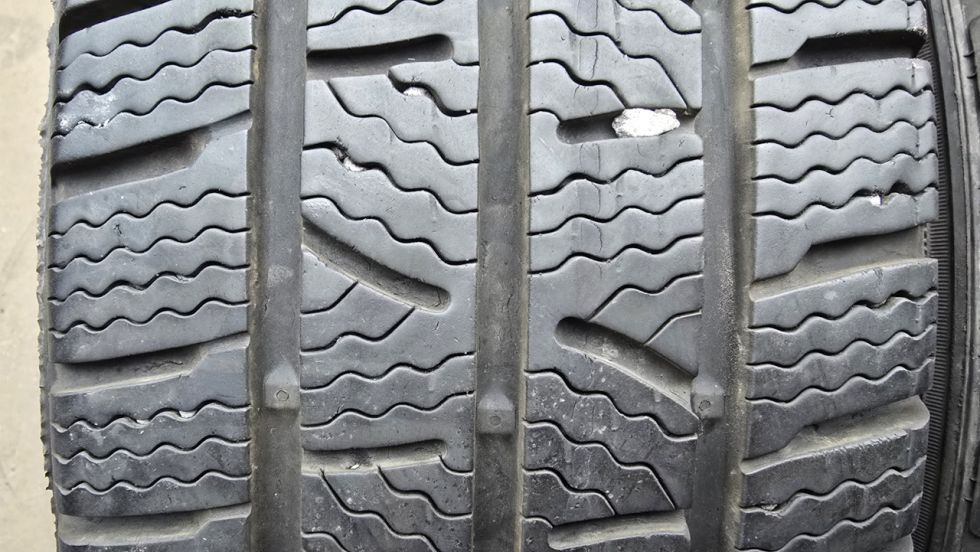 Zimní pneu 205/65/16c Pirelli - 2