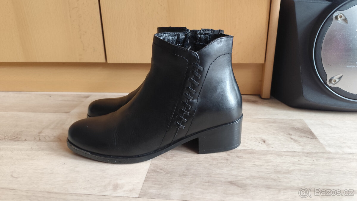 Nové dámské zimní kožené kozačky v.39 - 2