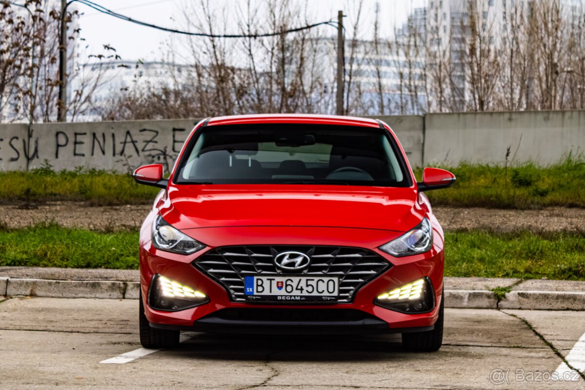 Hyundai i30 Fastback 1.5 T-GDi Family 118kW / TOP STAV / - 2