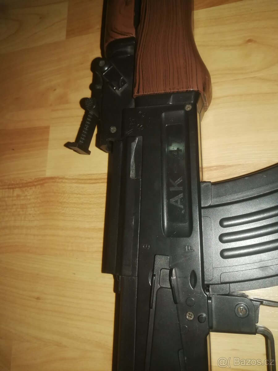 puška kulomet na kuličky - 2