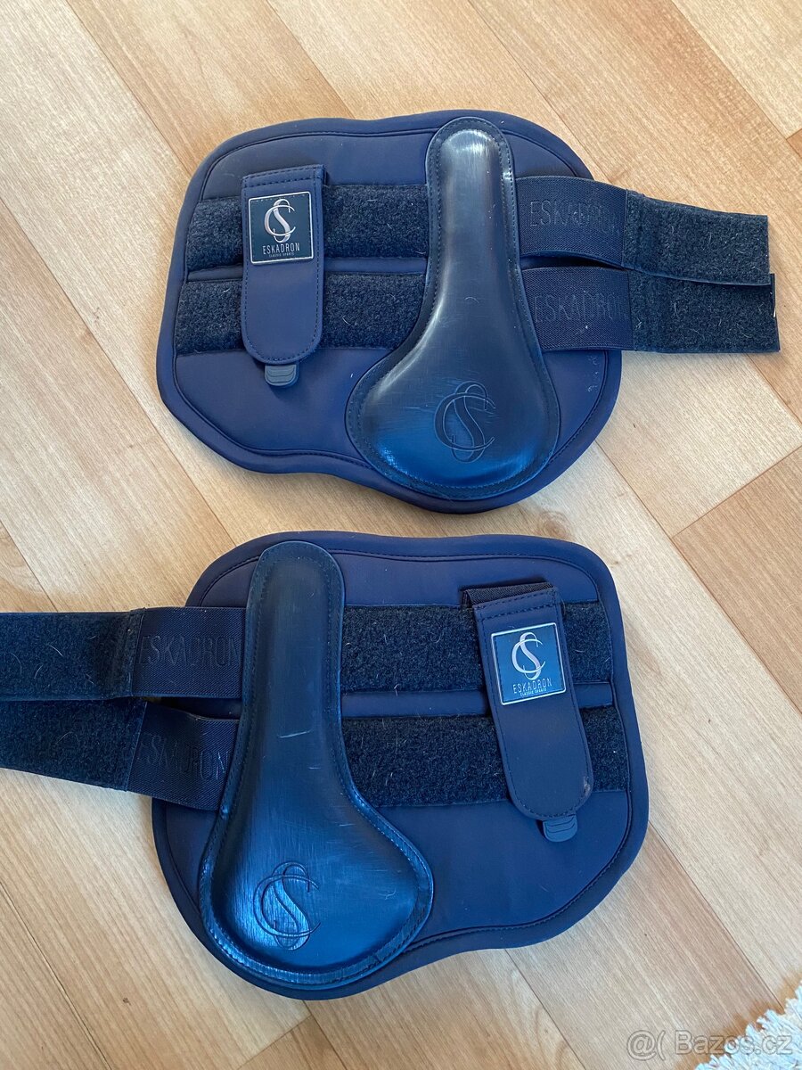 Chrániče Eskadron - 2