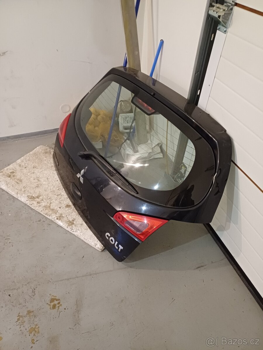 Mitsubishi colt r.v.04-09 - 2