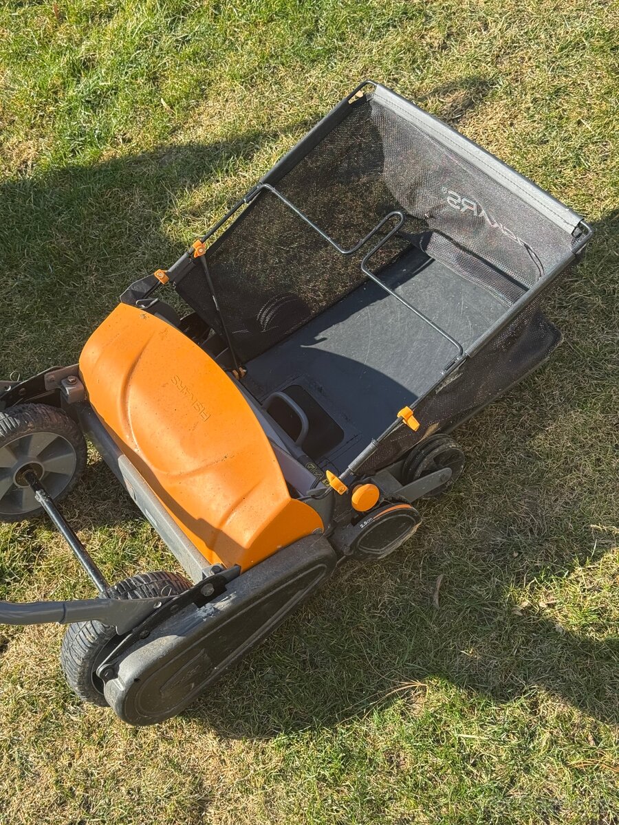 Vřetenová sekačka Fiskars - 2