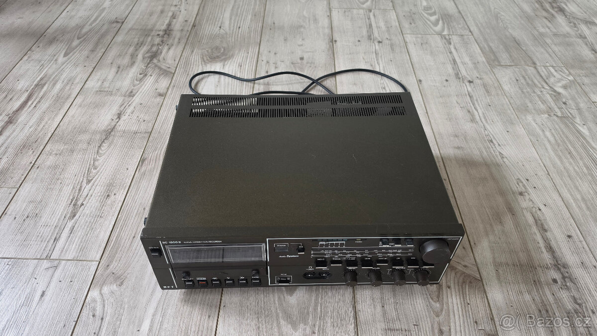 Retro kazetový přehřávač s tunerem - 2