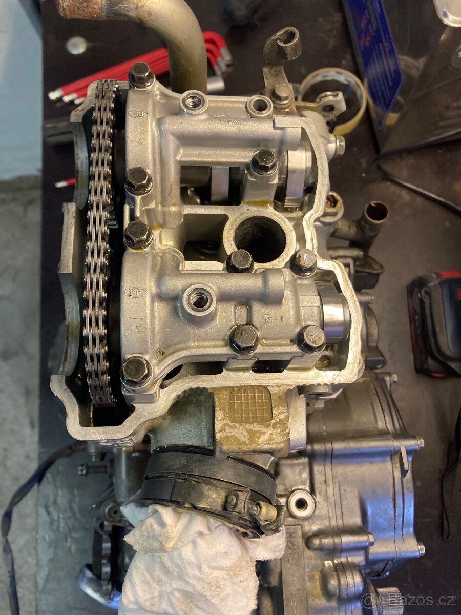 Yamaha yzf 400 - 2