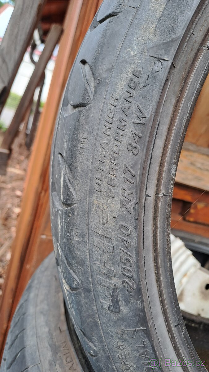 Pneu 205/45 r 17 - 2