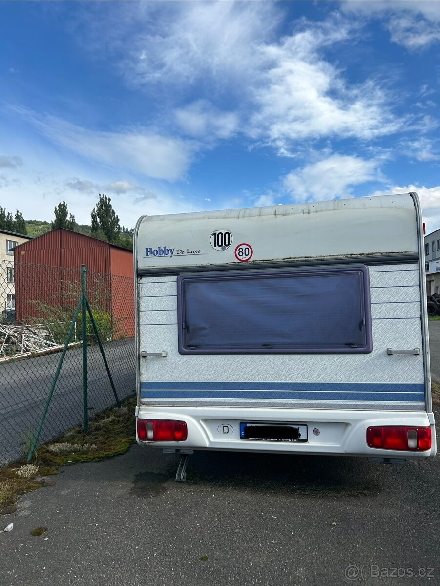 Prodám karavan hobby de luxe - 2