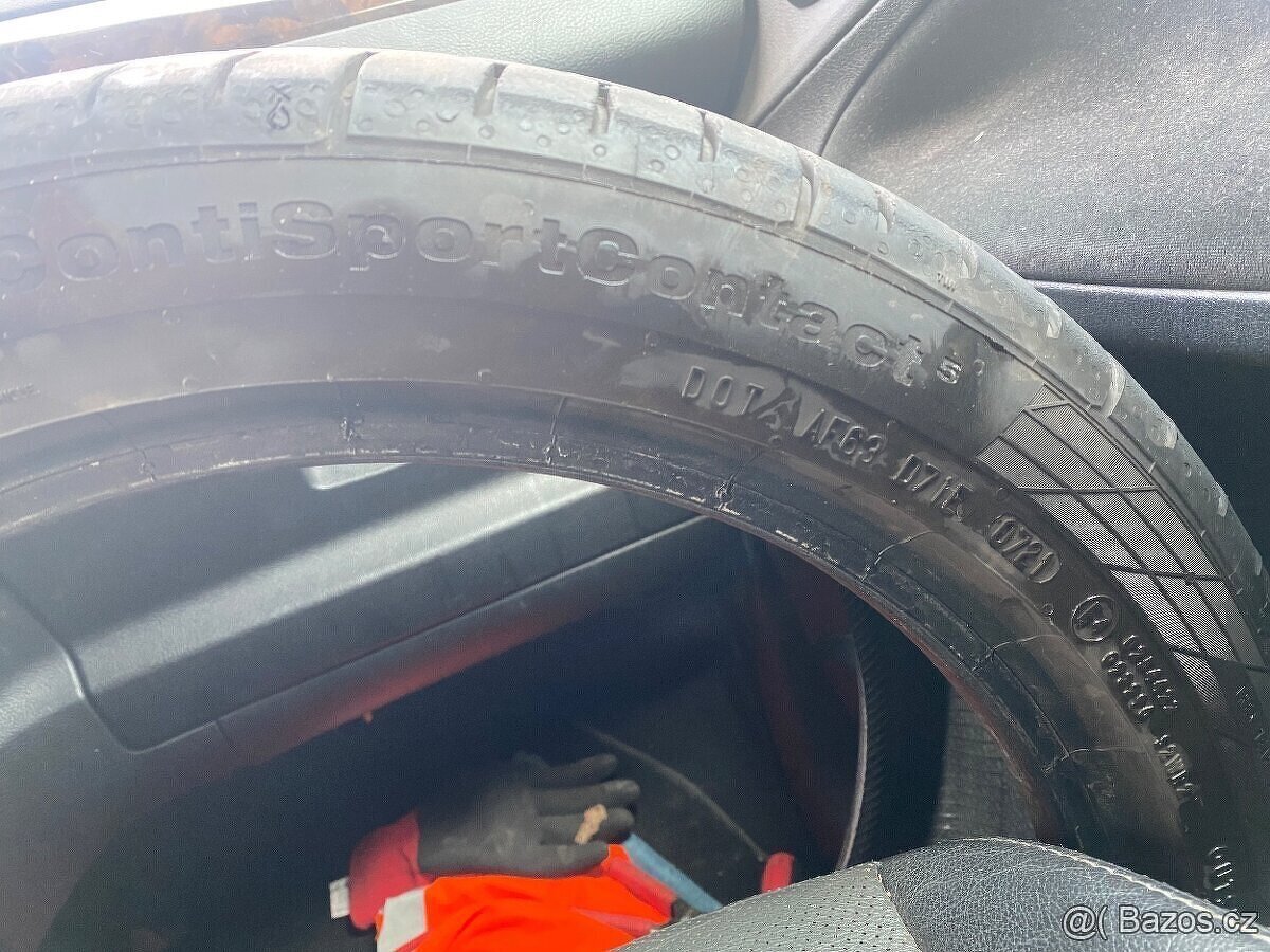 Letní pneu 215/45/R17 Continentál - 2