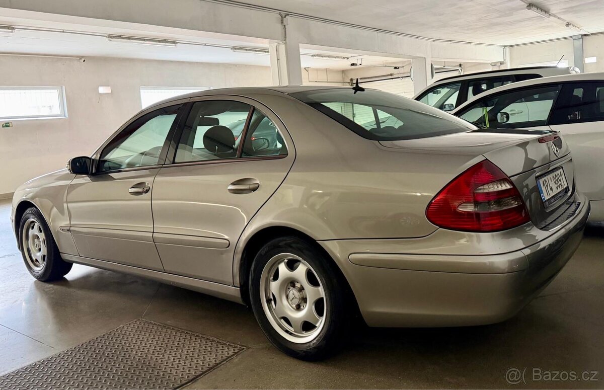 Mercedes e 220 - 2