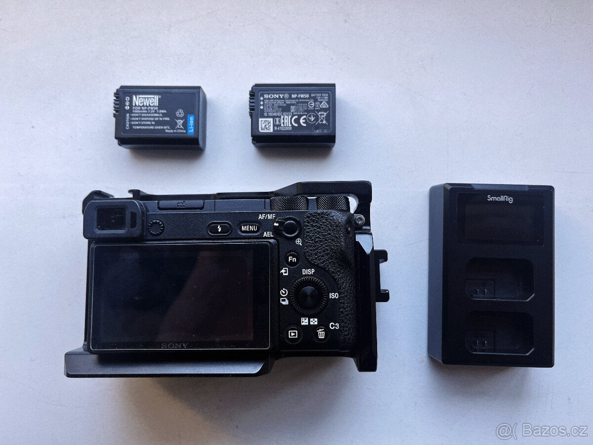 Sony a6500 + příslušenství - 2