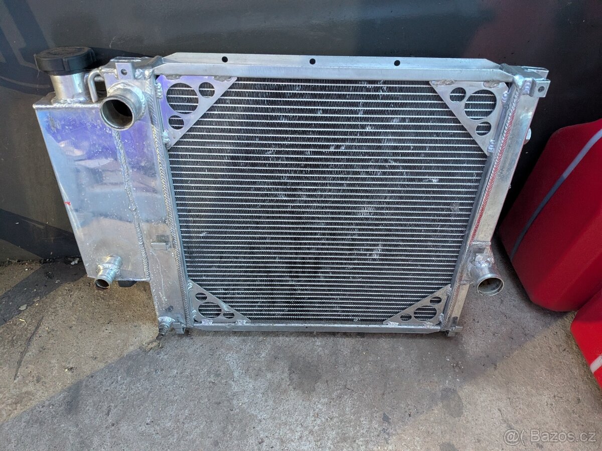 Celohliníkový chladič BMW E36 - 2