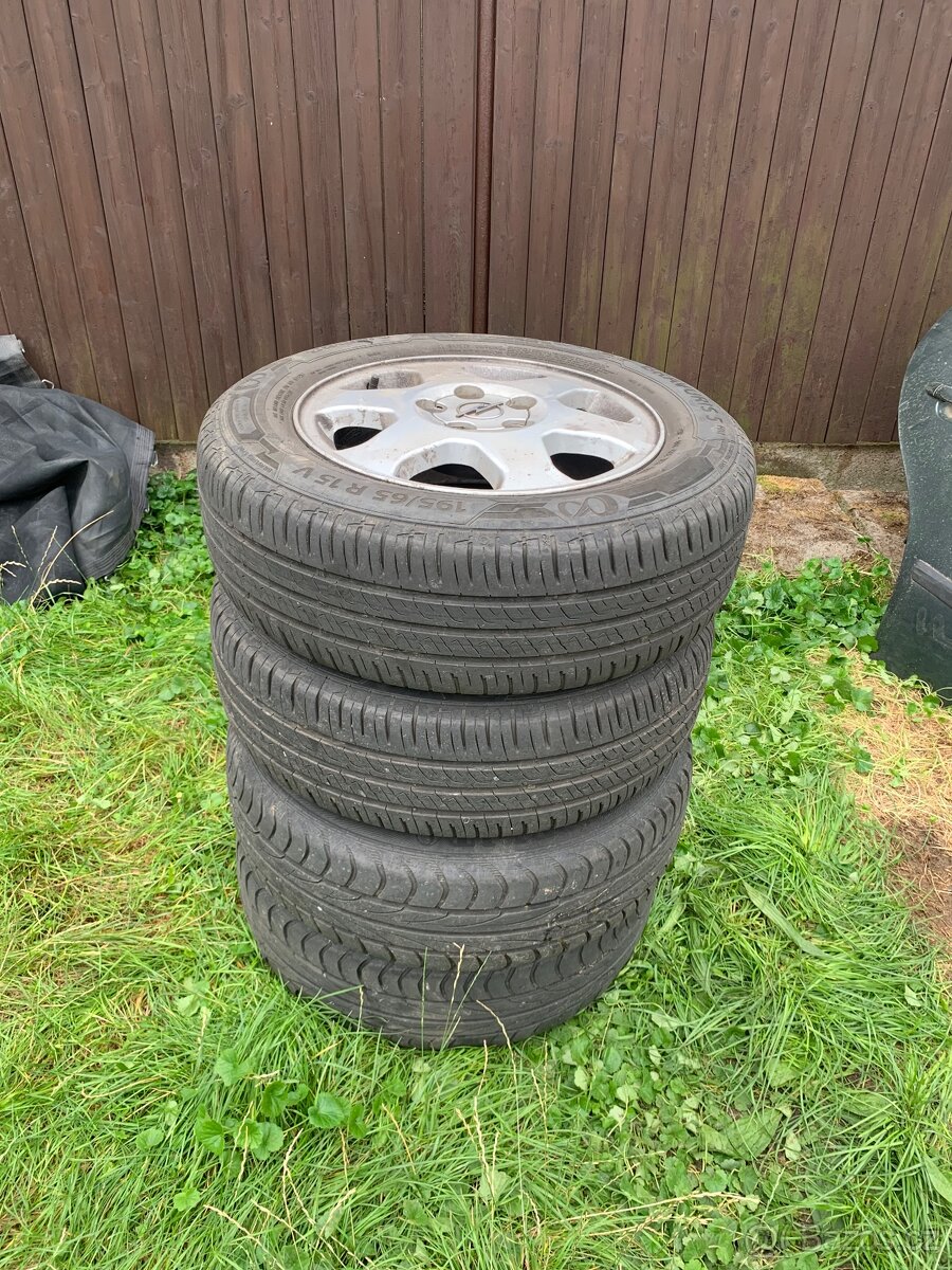 Kola 195/65/15 opel - 2