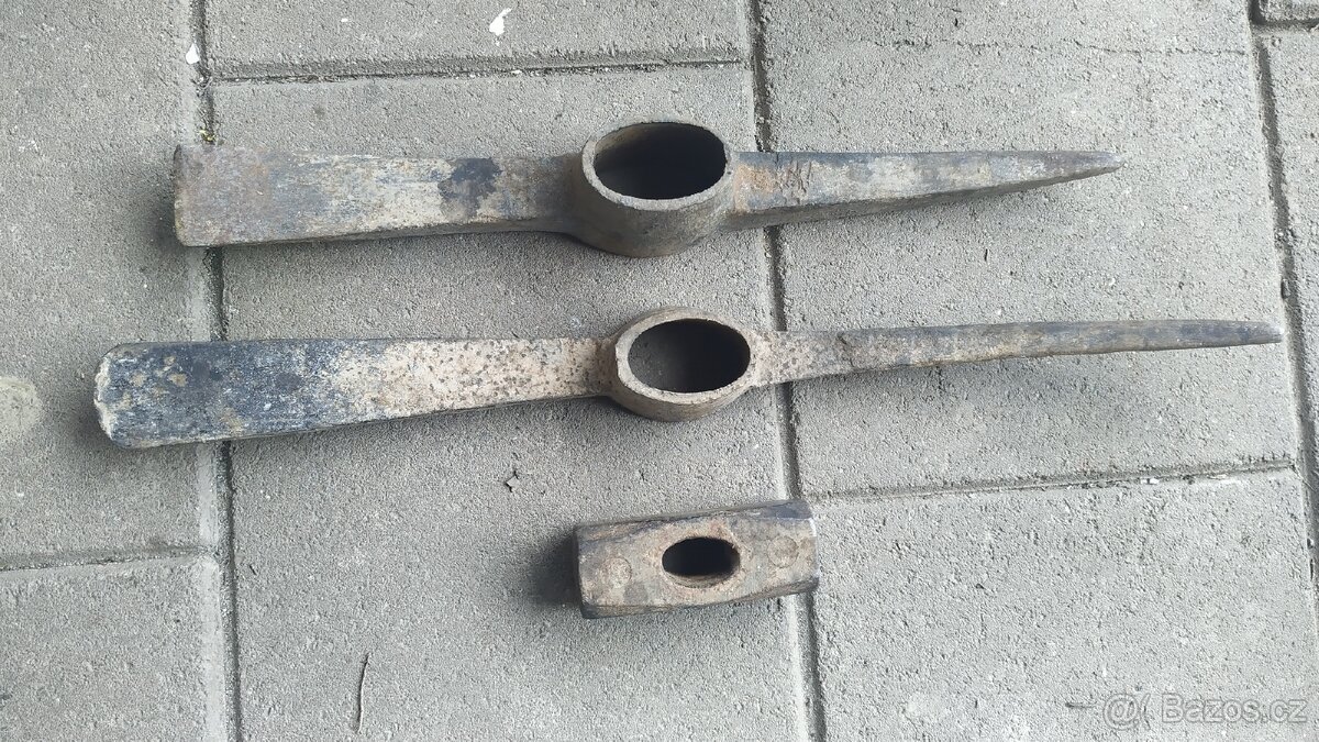 Dva krumpáče a kladivo/palice - 2