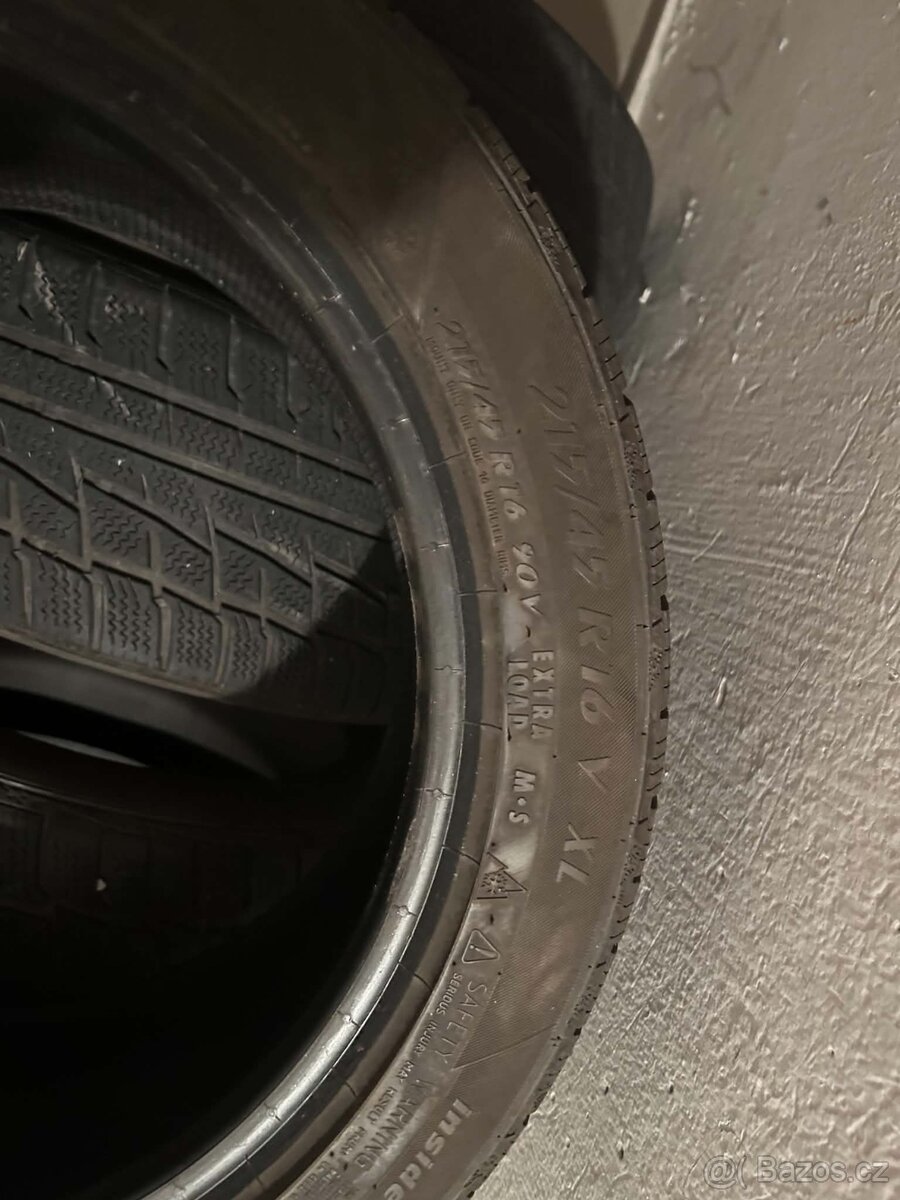 Zimní pneu 215/45 R16 - 2