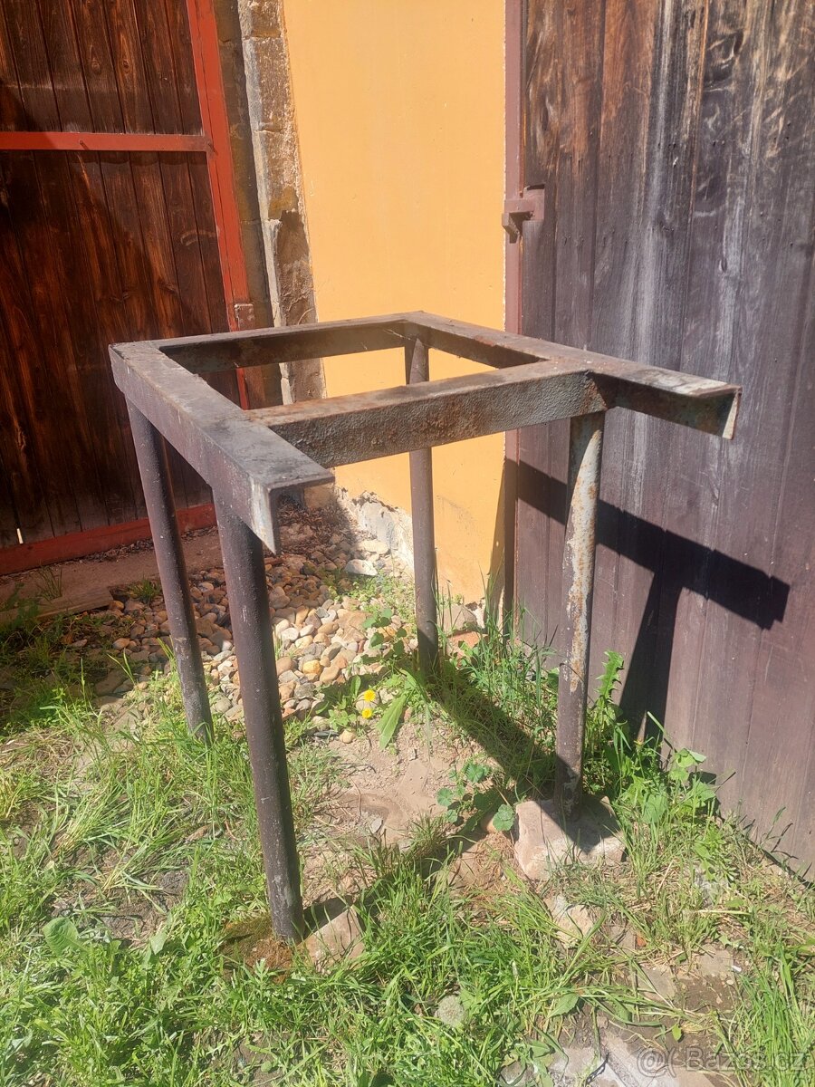 Konstrukce dílenský stolek - 2