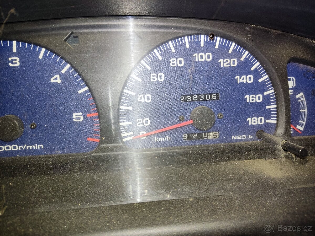 Toyota Hilux 2,4 TD. 66kw r.v 2000