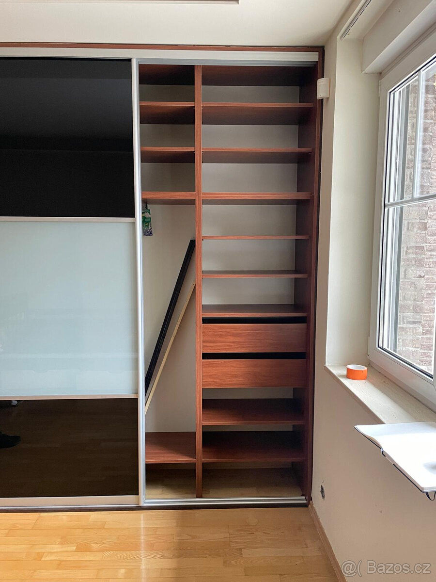 Skříně vestavěné 6 ks - 2