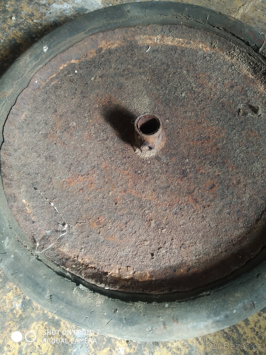 Staré industriální náhradníkolečko . Plech guma pr.37 cm - 2