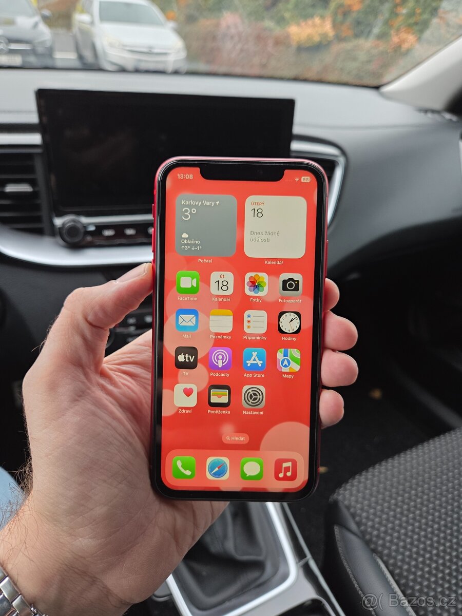 PRODANO - Apple iPhone Xr 64GB product RED - baterie 80% - 2